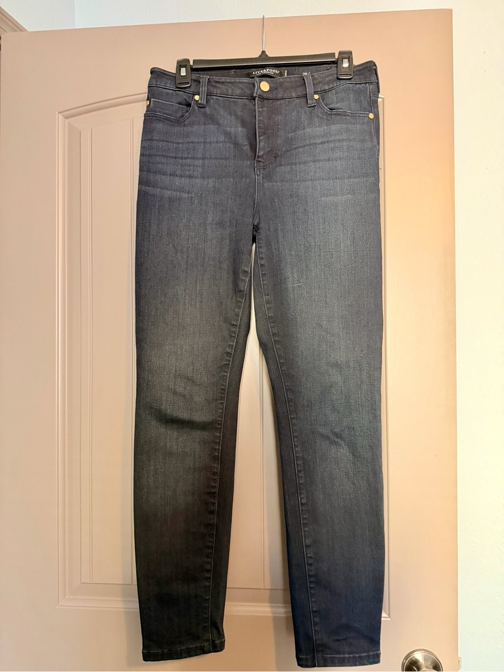 Liverpool dark wash ankle skinny jeans. 28/6